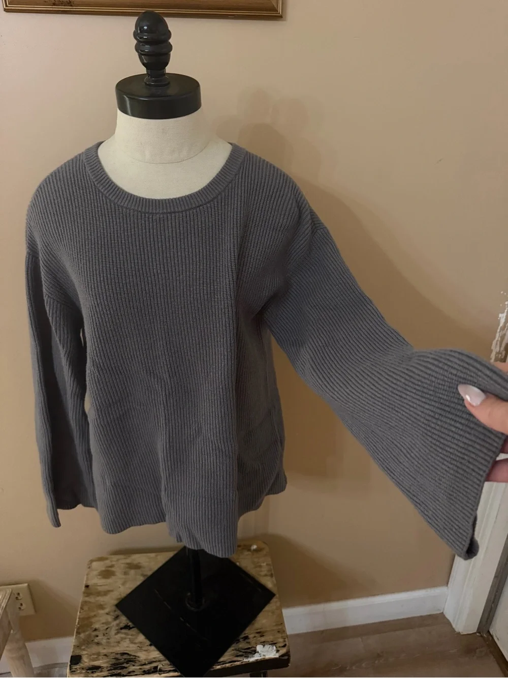 Gray Ribbed Long-Sleeve Women's Sweater